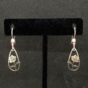 Beautiful silver rose earrings 🌹